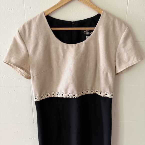 Vintage | 90s Black Cream Embroidered Flowers | Cottagecore | Size Medium - Picture 2 of 9